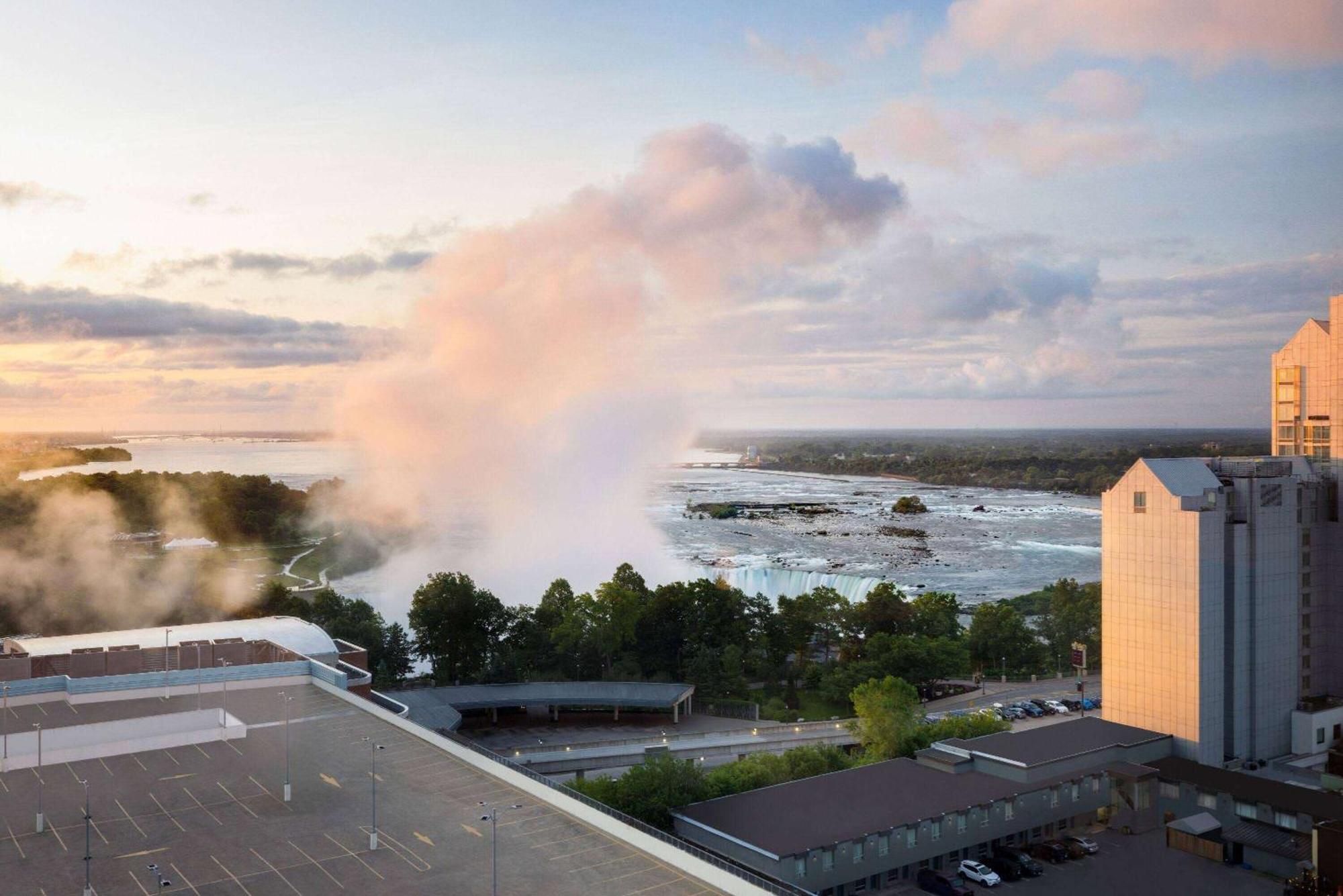 Wyndham Grand Fallsview Hotel Ниагара-Фолс Экстерьер фото